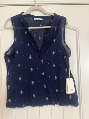 Carve Designs Women’s Navy Sleeveless V-Neck Patterned Organic Cotton Blouse NWT